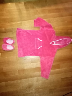 Bathrobe towel and slippers for 2-4 years like new