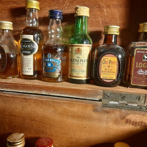 Whisky miniatures collection like new, rare aged 10 to 18 years, set of 10