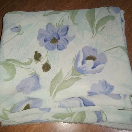 Deal of the day!!! Double-width fabric with floral patterns, in soft shades of green and purple