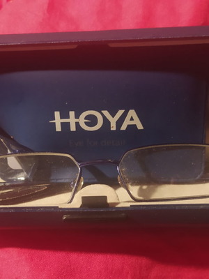 Eyeglass frame used, supports thick lenses