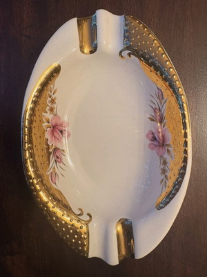 Porcelain ashtray I. Spyropoulos used with 24K gold decoration