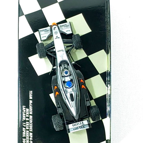 McLaren Mercedes MP4-98T 2000 model by Minichamps new