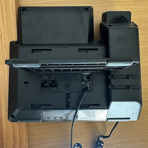 Grandstream GRP2614 IP Phone like new, wired, black