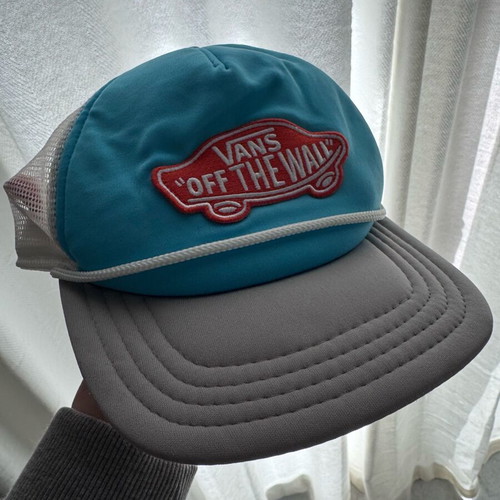 Vans trucker hat like new, turquoise with gray and white