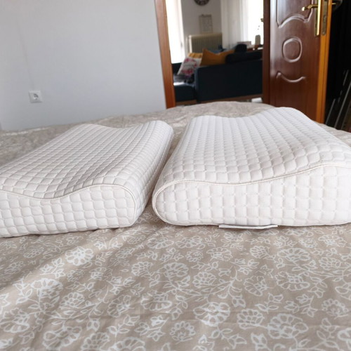 IKEA Rosenskarm ergonomic sleep pillows set like new