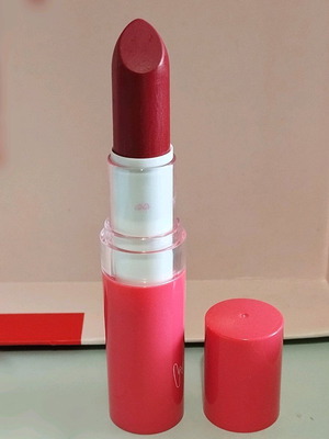 Avon red lipstick unused, shade Wine