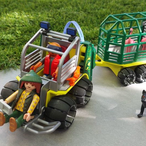 Playmobil wild animal transport vehicle used with extra equipment
