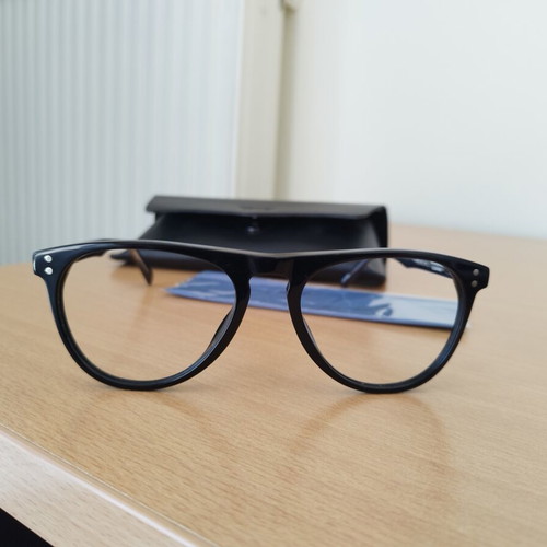 Levi's glasses frame like new