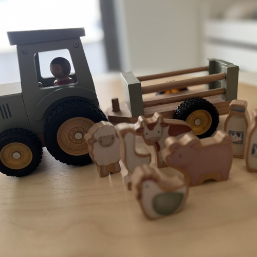 Little Dutch wooden tractor with farm animals like new