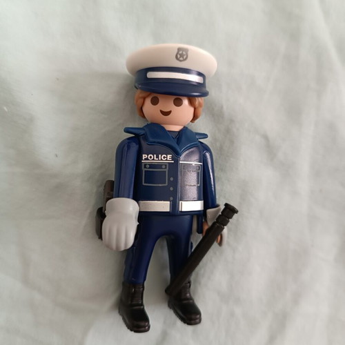 Playmobil figures series 17 like new