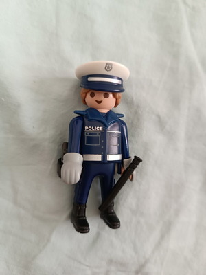 Playmobil figures series 17 like new