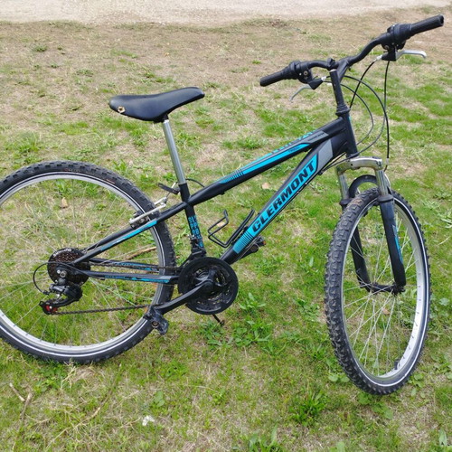 Clermont Tribal Mountain Bike used, 24 inch wheel, Shimano XT gears