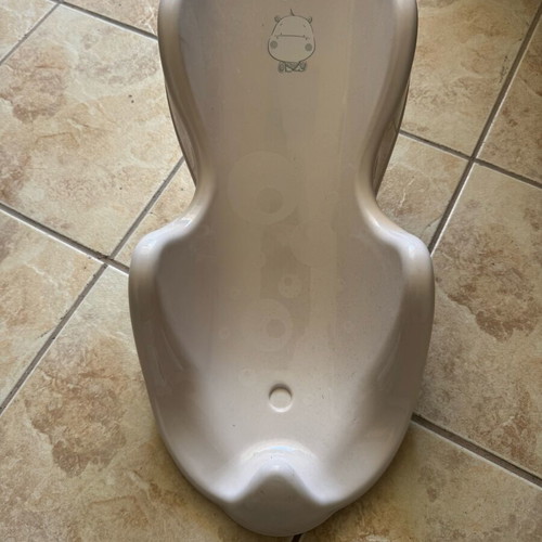 Baby bath support like new in excellent condition