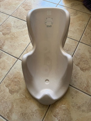 Baby bath support like new in excellent condition
