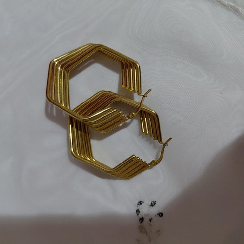 Earrings like new, gold color