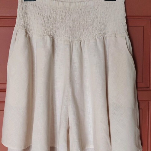 Celestino linen shorts like new, ivory, one size