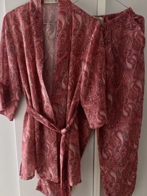 Twist and shout set size small Vassia Kostara