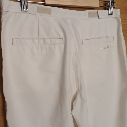 O'neill shorts white, new, adjustable belt