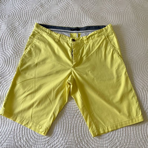 Men's Bermuda shorts yellow size M like new