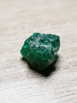 Emerald genuine rough 8.57 carats new