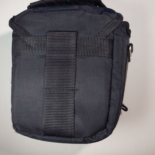 Small camera carrying bag used for compact mirrorless cameras