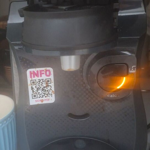Bosch Coffee Maker Tassimo like new with espresso capsules gift