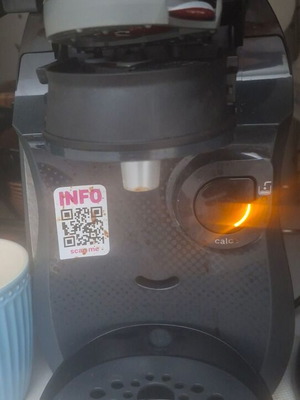 Bosch Coffee Maker Tassimo like new with espresso capsules gift