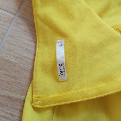 Yellow summer mini dress halter neck like new, size L fits M
