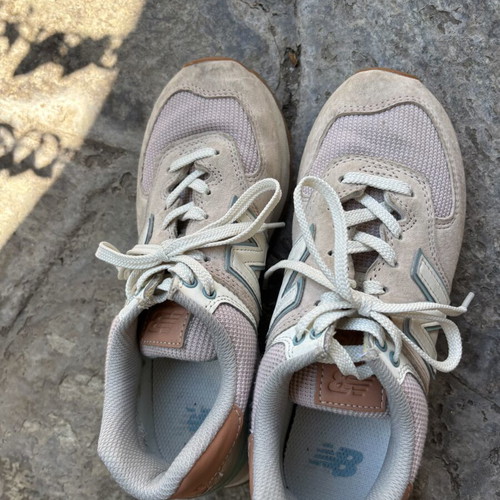 New Balance 574 athletic shoes like new, size 38, beige pink