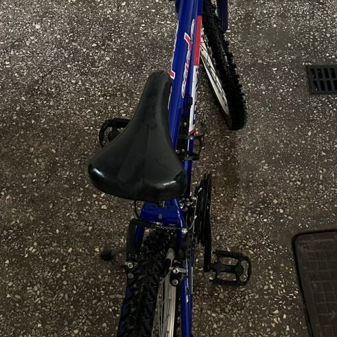 Mountain bike like new, 24 inch, blue, v-brake and drum brake