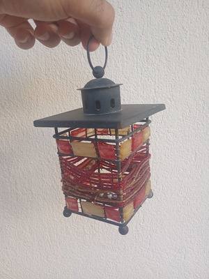 Outdoor candle lantern for tealights