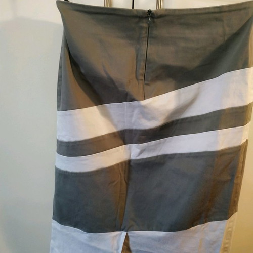 Lui E Lei skirt new with lining size M