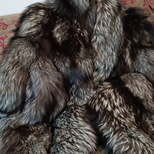Genuine fox fur new, size medium to large, beige brown