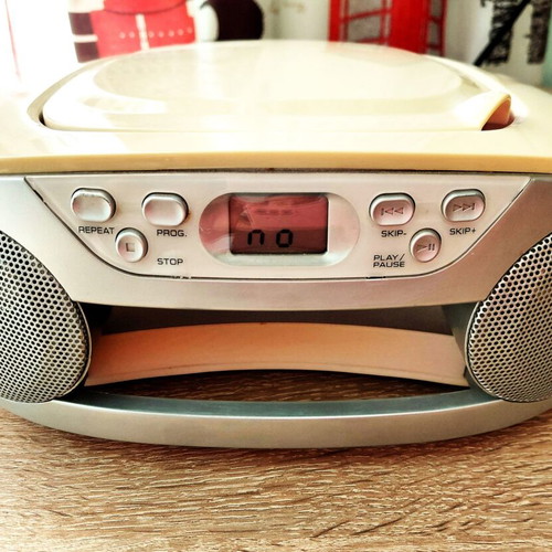 Radio-CD used, radio only with AUX and good sound
