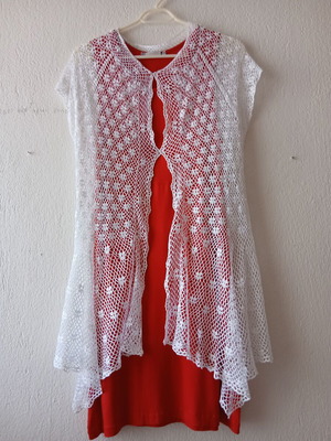 Knitted cardigan with ruffles and raglan sleeves, white, size L