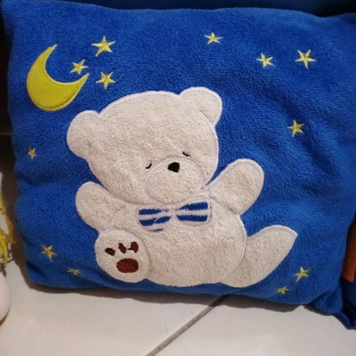 Stuffed toys like new, set of 5 with pillows and figures