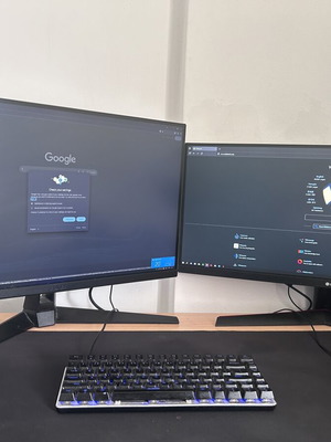 Gaming Setup με 2 οθόνες και περιφερειακά σαν καινούργιο, plug and play