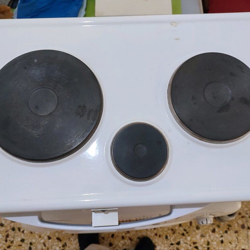 Kendo oven with hotplates used, white 57×35×35