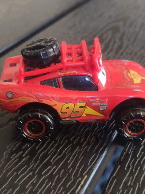 Disney Cars McQueen 1:55 used, missing spoiler