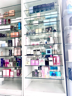 Professional used shelving units for store with glass shelves