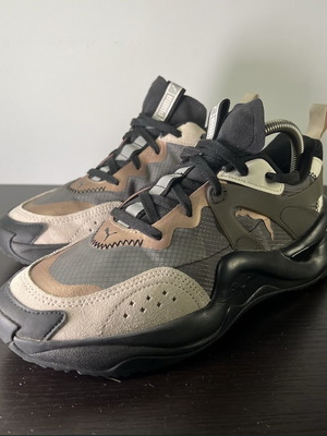 Puma Chunky Sneakers Grey Beige Olive Suede Women's Size 8 Like New