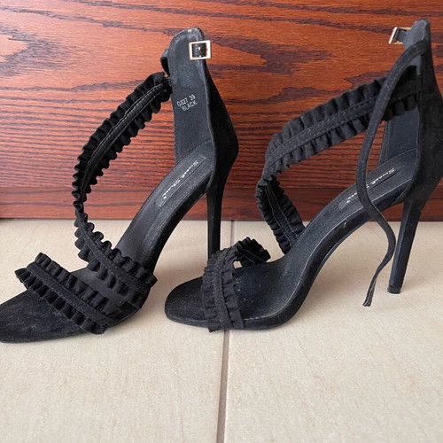 Suede sandals like new, 11.5 cm heel, size 39, black