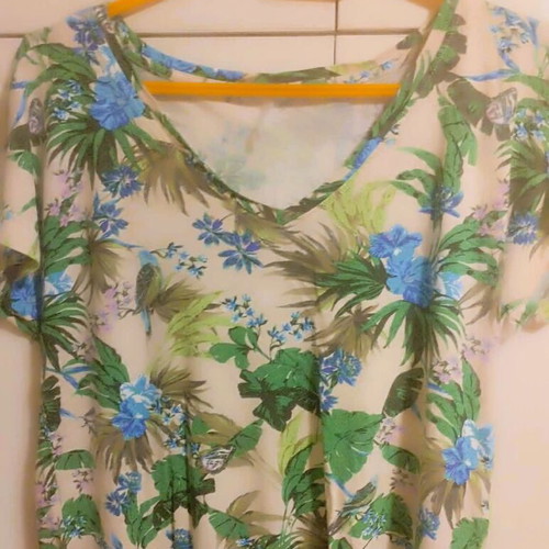 Only Tropical Floral blouse size M/L like new