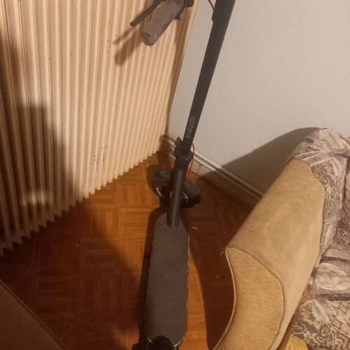 Xiaomi 4 Lite 2Gen and 4 Pro 2Gen electric scooters in very good condition