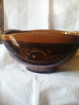 Μπωλ φαγιανς τετράγωνο σαν καινούργιο με ανάγλυφο σχέδιο 1955-1959