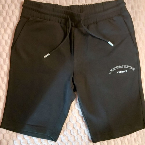 Jack & Jones men's shorts new, size medium, black