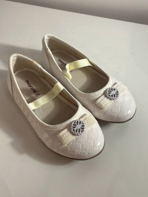 Mayoral children's ballerina shoes with bow and elastic, white, size 26