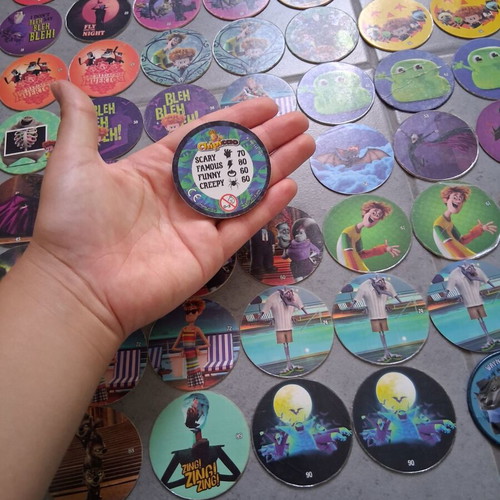 Chipicao Hotel Transylvania 2018 collectible caps set of 86, like new