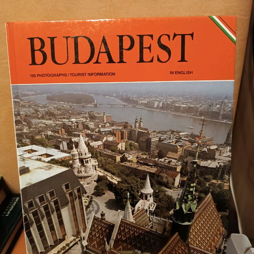 Budapest hardcover album like new, dedicated to Budapest