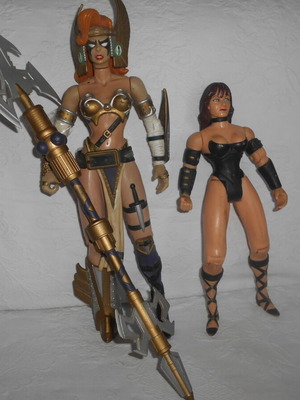 Superhero figures used, set of 2, height 33 and 25 cm